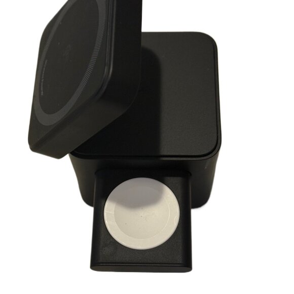 Anker 3-in-1 Cube Magnetic Charging Station Qi2 Charging+ 40W Charger for Apple - Picture 5 of 8